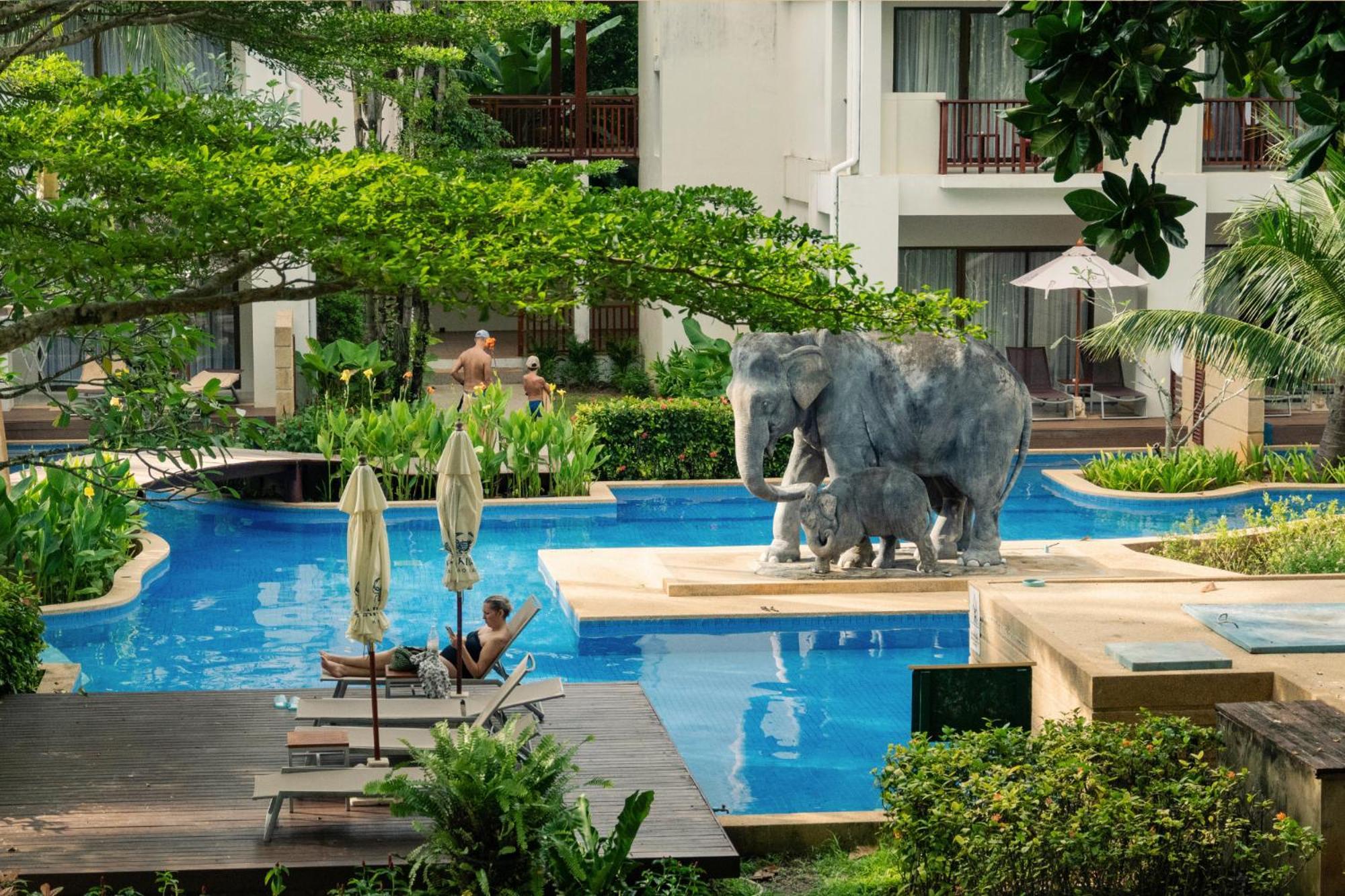 Apsara Beachfront Resort & Villa - Sha Extra Plus Khao Lak Exterior foto